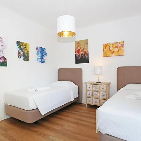 B61 - Carnation Sun In Appartement