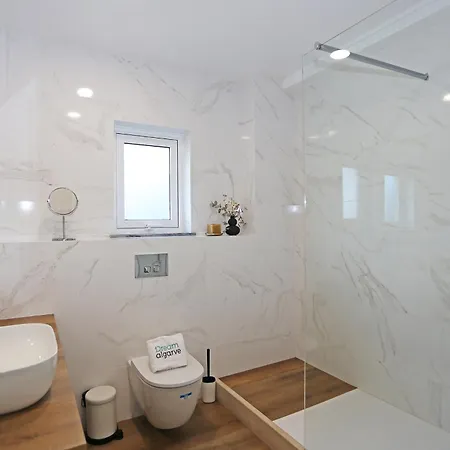 B61 - Carnation Sun In Apartman