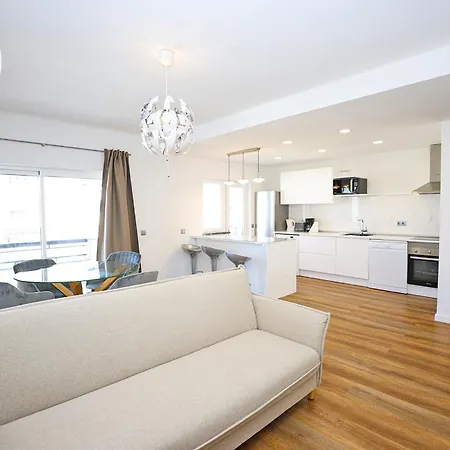 B61 - Carnation Sun In Apartman Lagos